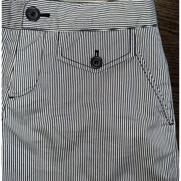 club monaco womans pinstriped shorts, size two, buttons details black & white - Picture 3 of 8